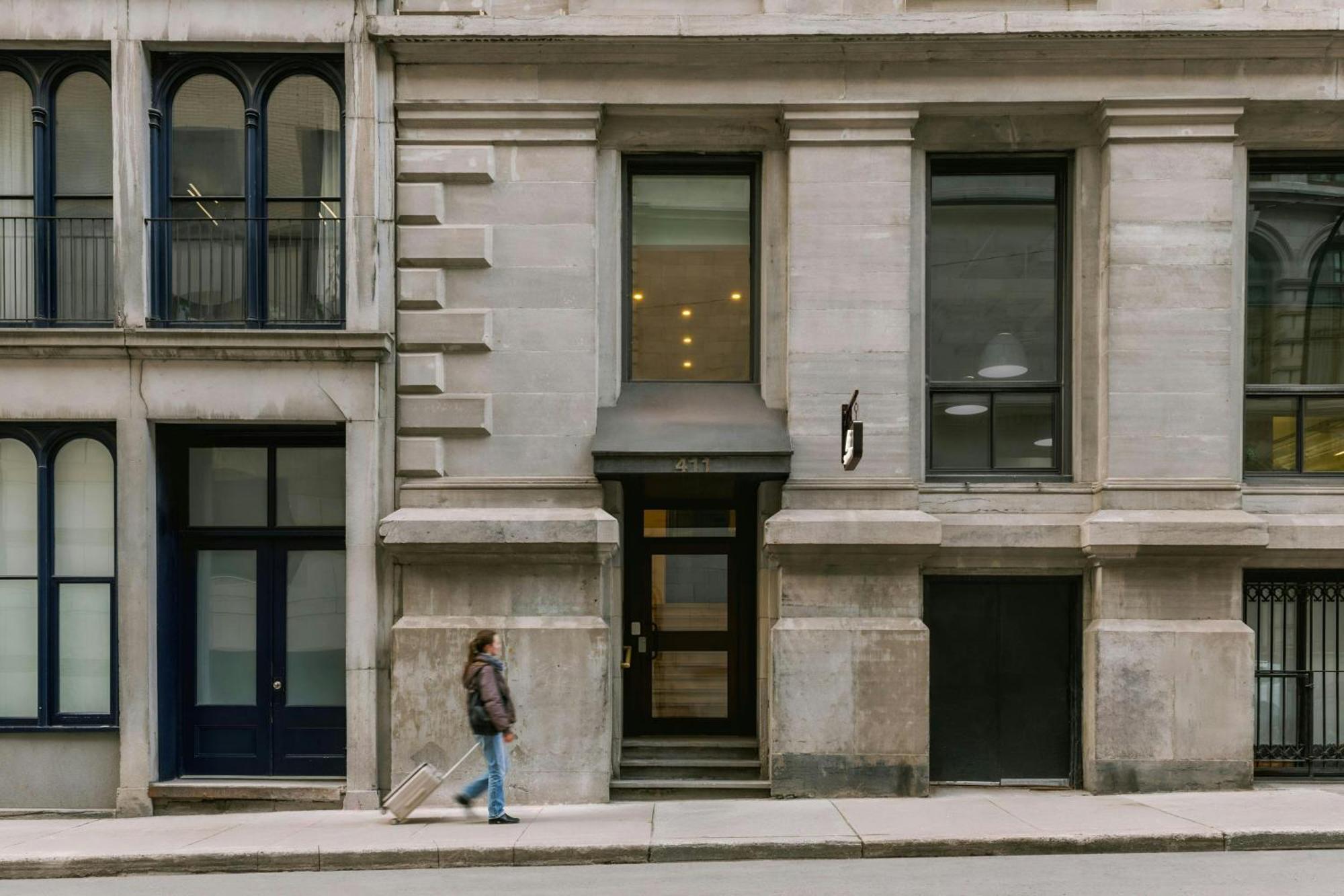 Sonder By Marriott Bonvoy Le Victoria Apartments Old Montreal Монреаль Екстер'єр фото