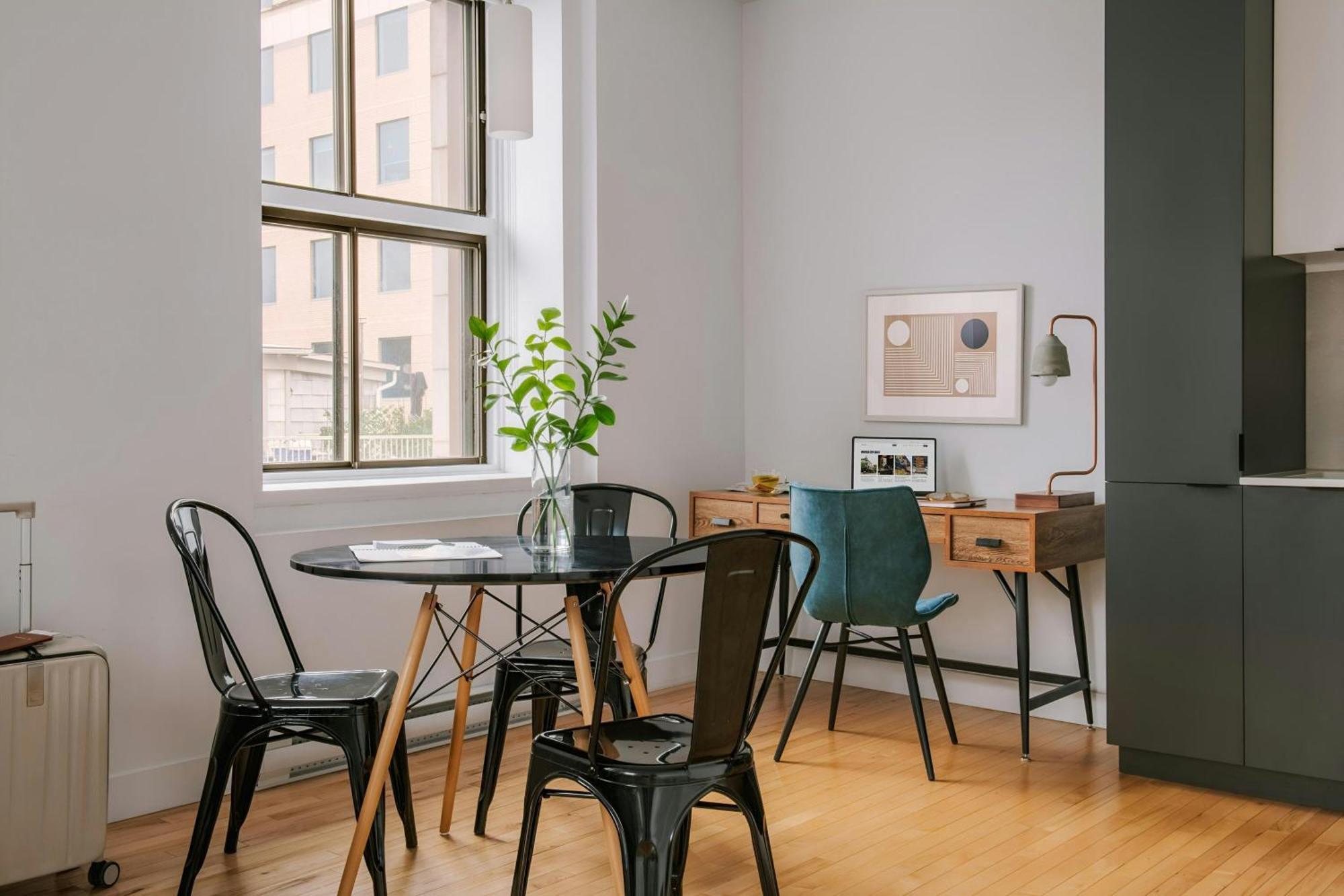 Sonder By Marriott Bonvoy Le Victoria Apartments Old Montreal Монреаль Екстер'єр фото